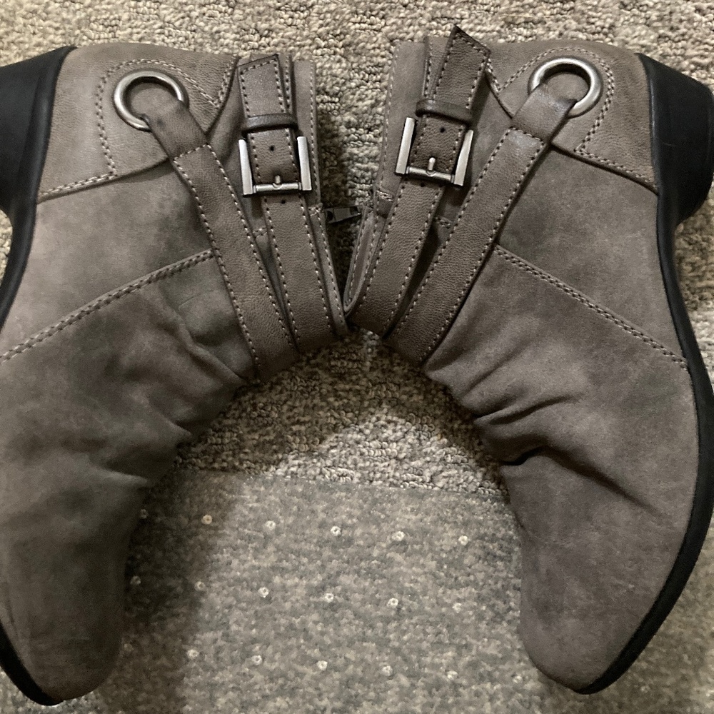 Axxiom Charlotte Boots in Grey